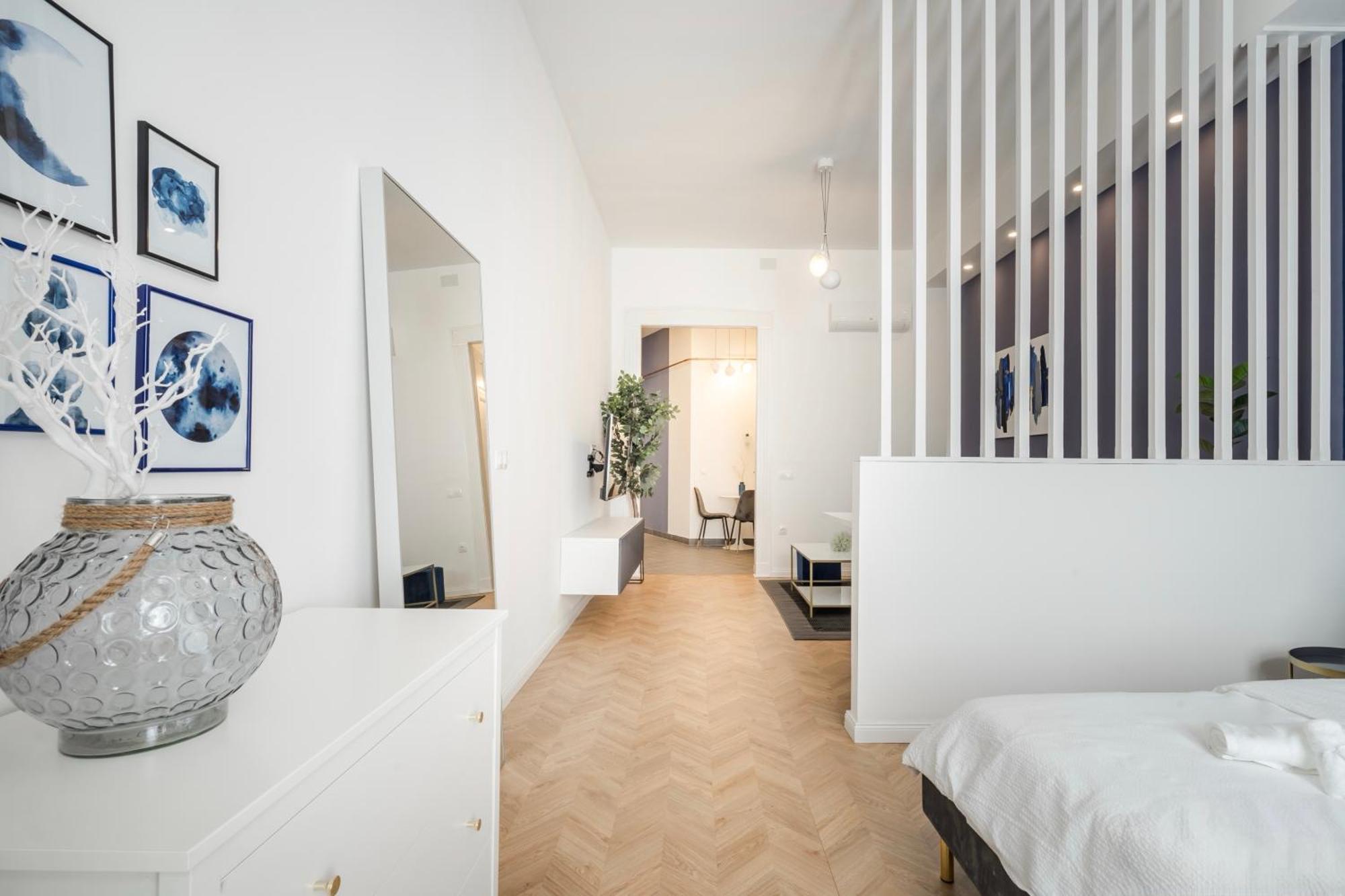 D58 - Grand Boulevard Royal Apartment - Best Location By Bqa Будапеща Екстериор снимка